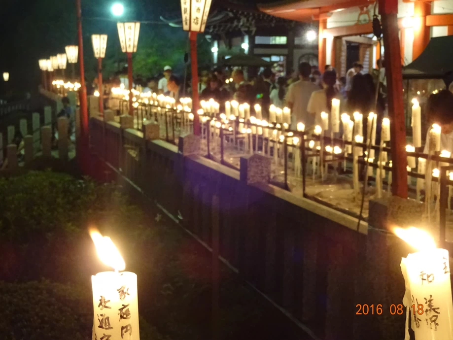大龍寺　灯篭祭り　参道　ろうそく　灯火