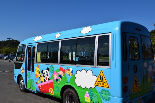 幼稚園バス　幼稚園　どこ　さくら幼稚園　民家に突っ込む　事故　運転手死亡　千葉県鎌ケ谷市　住宅街　原因　なぜ