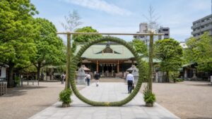 東京の夏越の祓2026｜茅の輪くぐりができる神社と仕事帰りの参拝ガイド